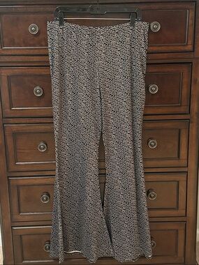 Women's Black and Gray Patterned Wide-Leg Pants